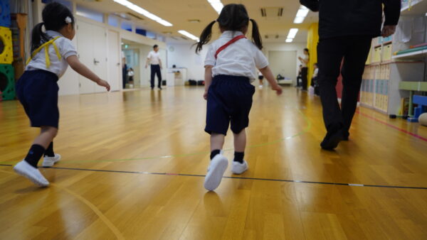 【２月・３月無料体験実施中】小学校受験の指示理解に差がつく！「アタマ」で考える運動指導